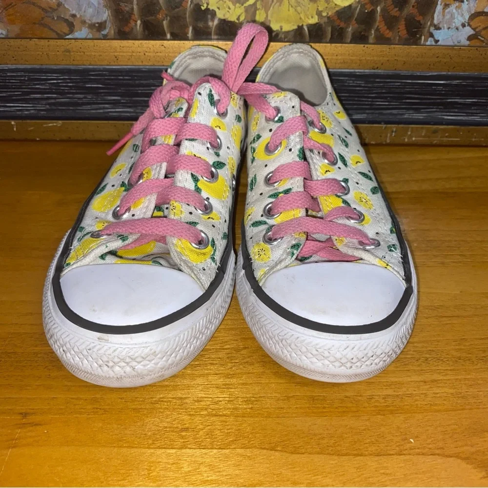 Sold   Converse All Star Chuck Taylor's Low Top Size 11 Youth Kids Girls Lemons - Picture 3 of 7
